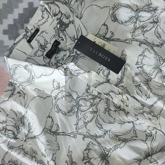 Talbots Tops - Talbots Petites Wrinkle Resistant Button Up blouse